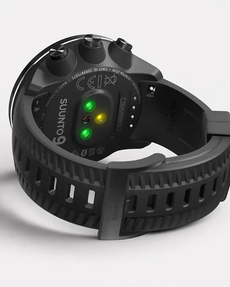 Suunto 9 PEAK - SS050019000 (1) au meilleur prix !