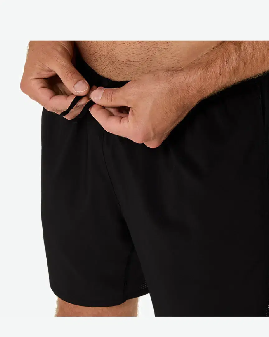 Asics Core 7In Short M - 2011D213-001 (4) au meilleur prix !