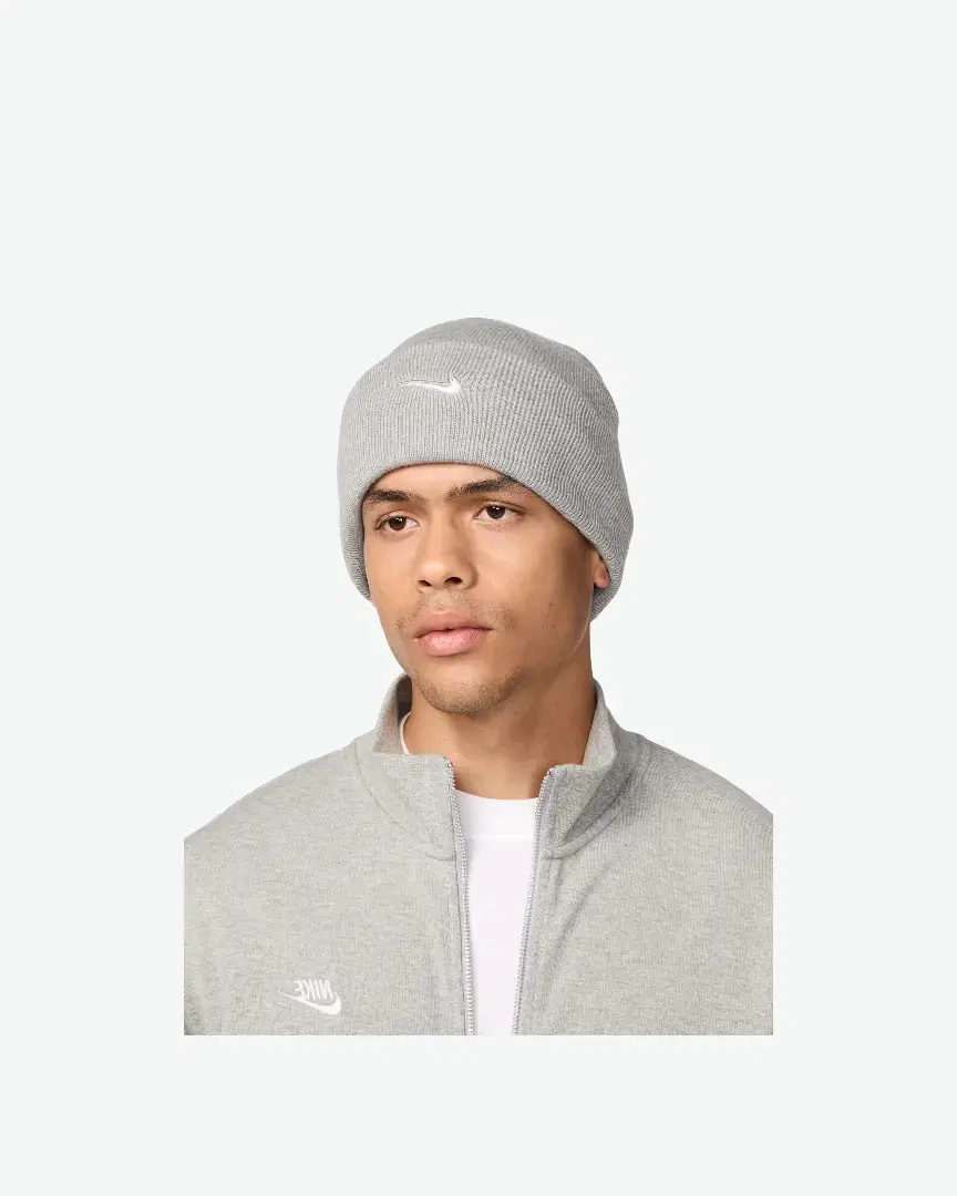 Bonnet Nike Swoosh Peak Beanie - HF0187-063 (0) au meilleur prix !