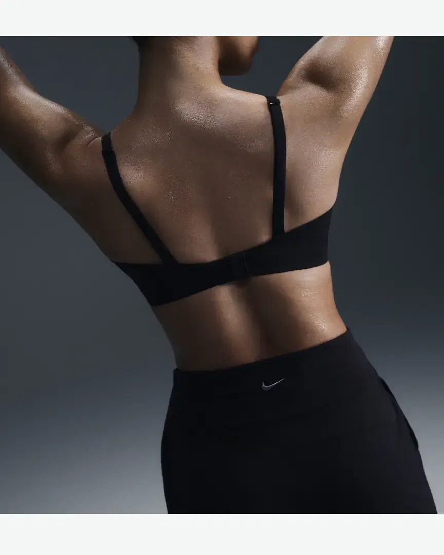 Brassière Rembourrée Et Convertible À Maintien Léger Nike Alate Minimalist W - FQ3550-010 (2) au meilleur prix !