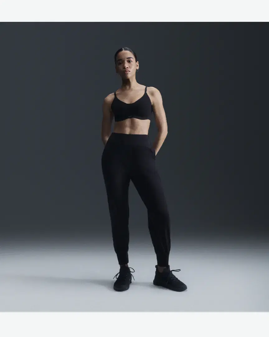 Brassière Rembourrée Et Convertible À Maintien Léger Nike Alate Minimalist W - FQ3550-010 (3) au meilleur prix !