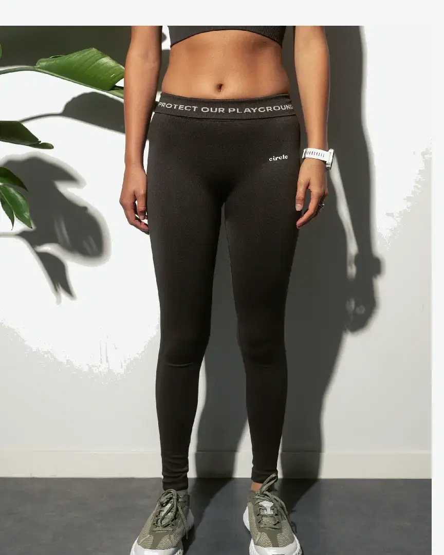 Circle Legging Seamless Keep The Flow - LEGGING-SEAMLESS-KEEP-THE-FLOW-FOREST-GREEN (10) au meilleur prix !