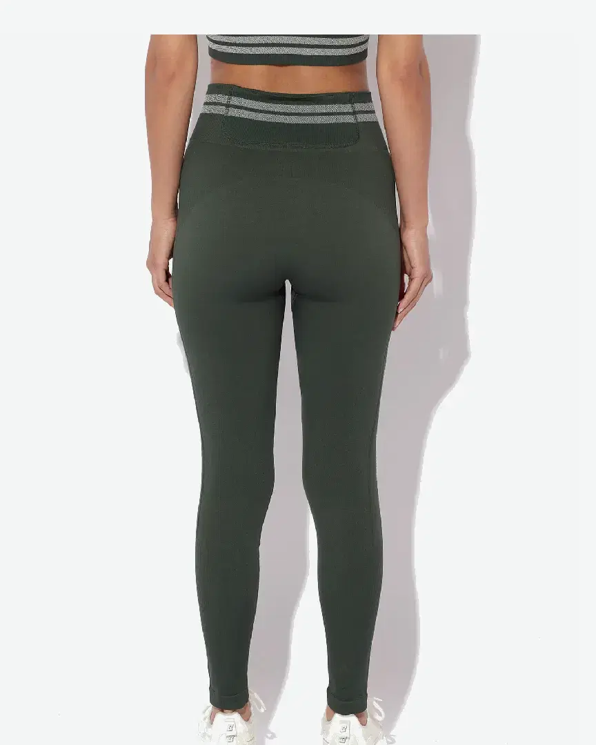 Circle Legging Seamless Keep The Flow - LEGGING-SEAMLESS-KEEP-THE-FLOW-FOREST-GREEN (2) au meilleur prix !