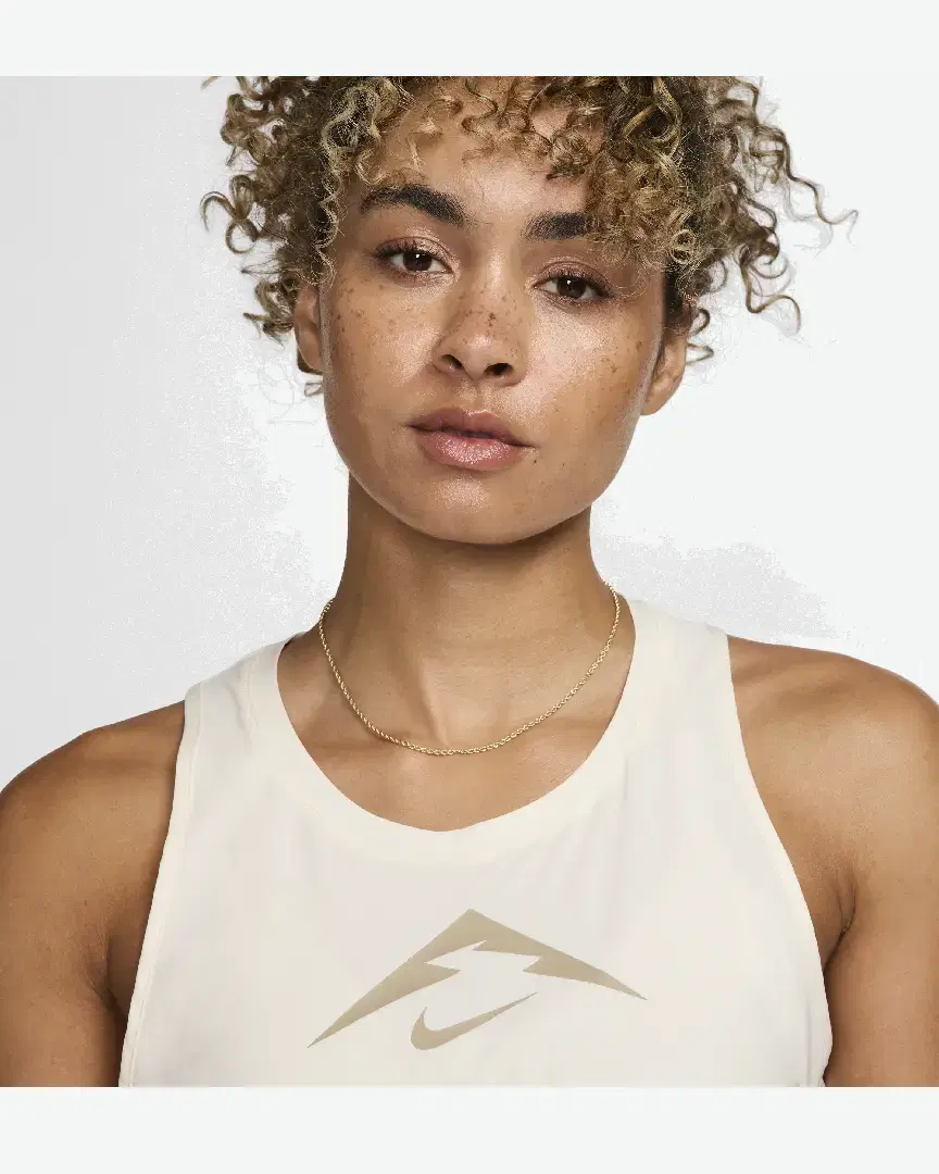 Débardeur À Motif Nike Trail Dri-Fit W - FV3782-110 (2) au meilleur prix !