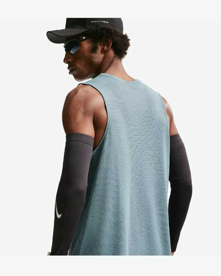 Débardeur Dri-Fit Nike Miler M - IF2018-382 (1) au meilleur prix !