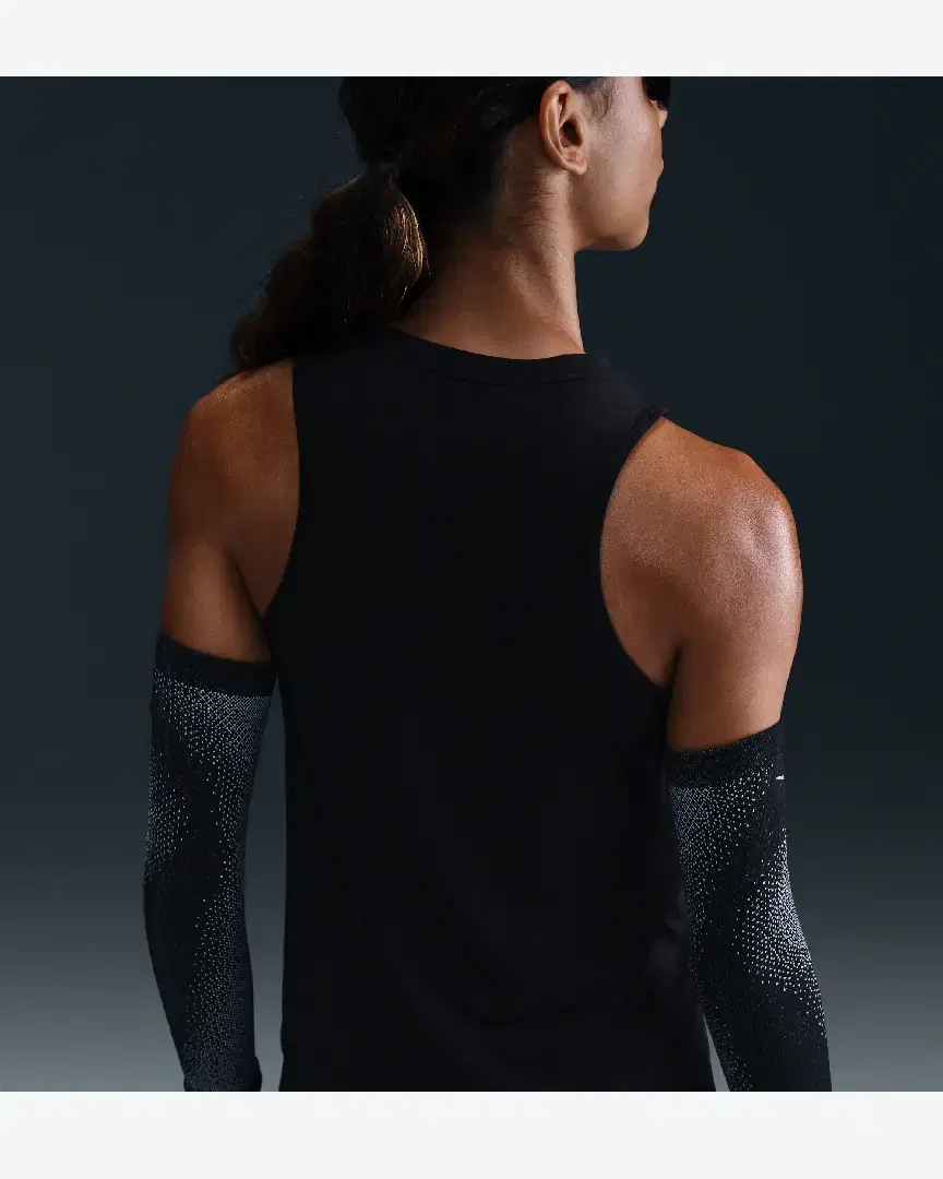 Débardeur Dri-Fit Nike One W - HJ2218-010 (1) au meilleur prix !