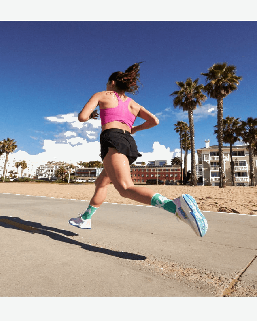 Hoka Brassière Courte Elaro W - 1141760-FSC (4) au meilleur prix !