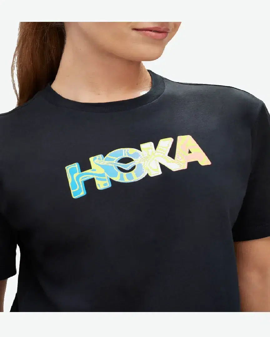 Hoka Haut À Manches Courtes Logo Topo W - 1153374-BLK (5) au meilleur prix !
