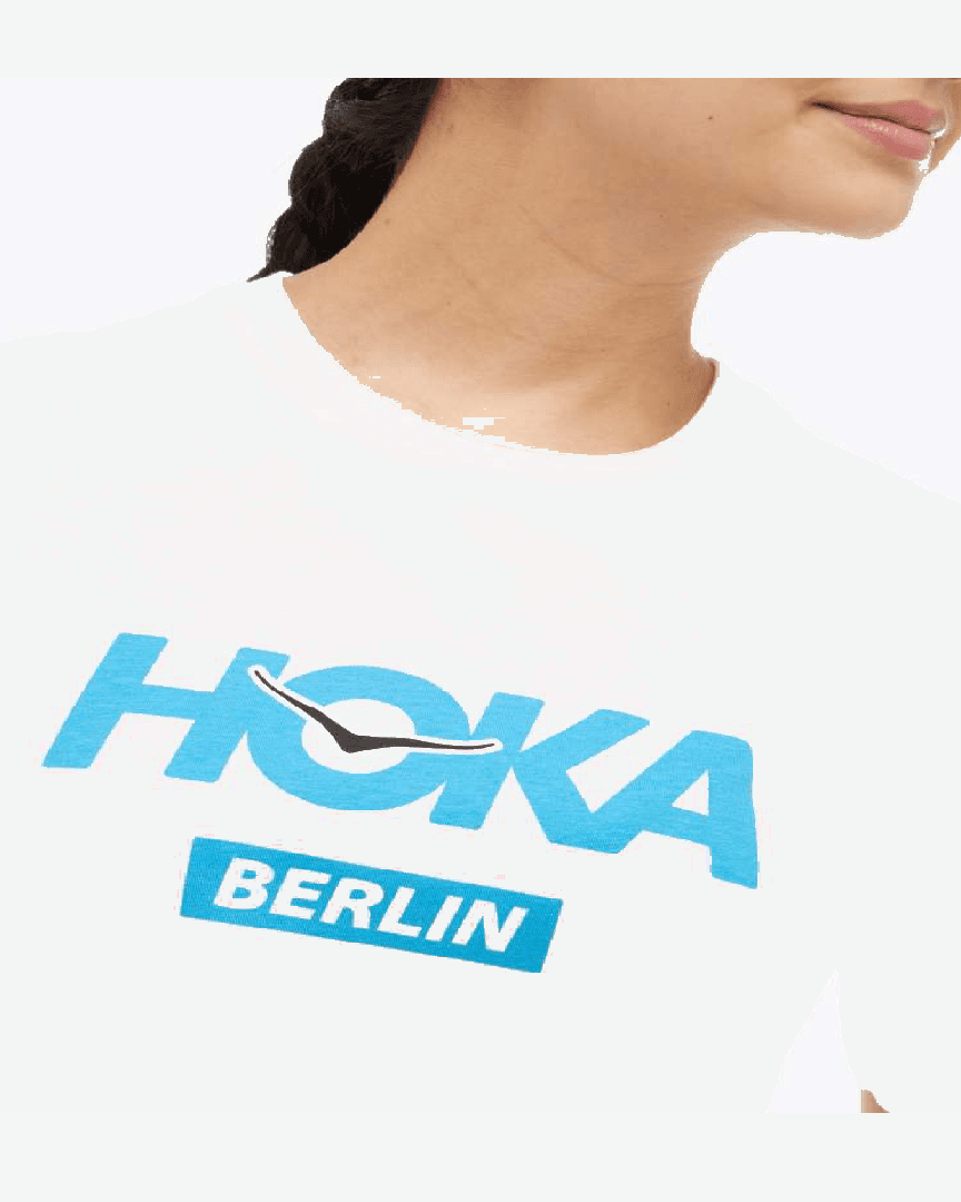 Hoka T-Shirt Berlin City W - 1178932-WHT (3) au meilleur prix !