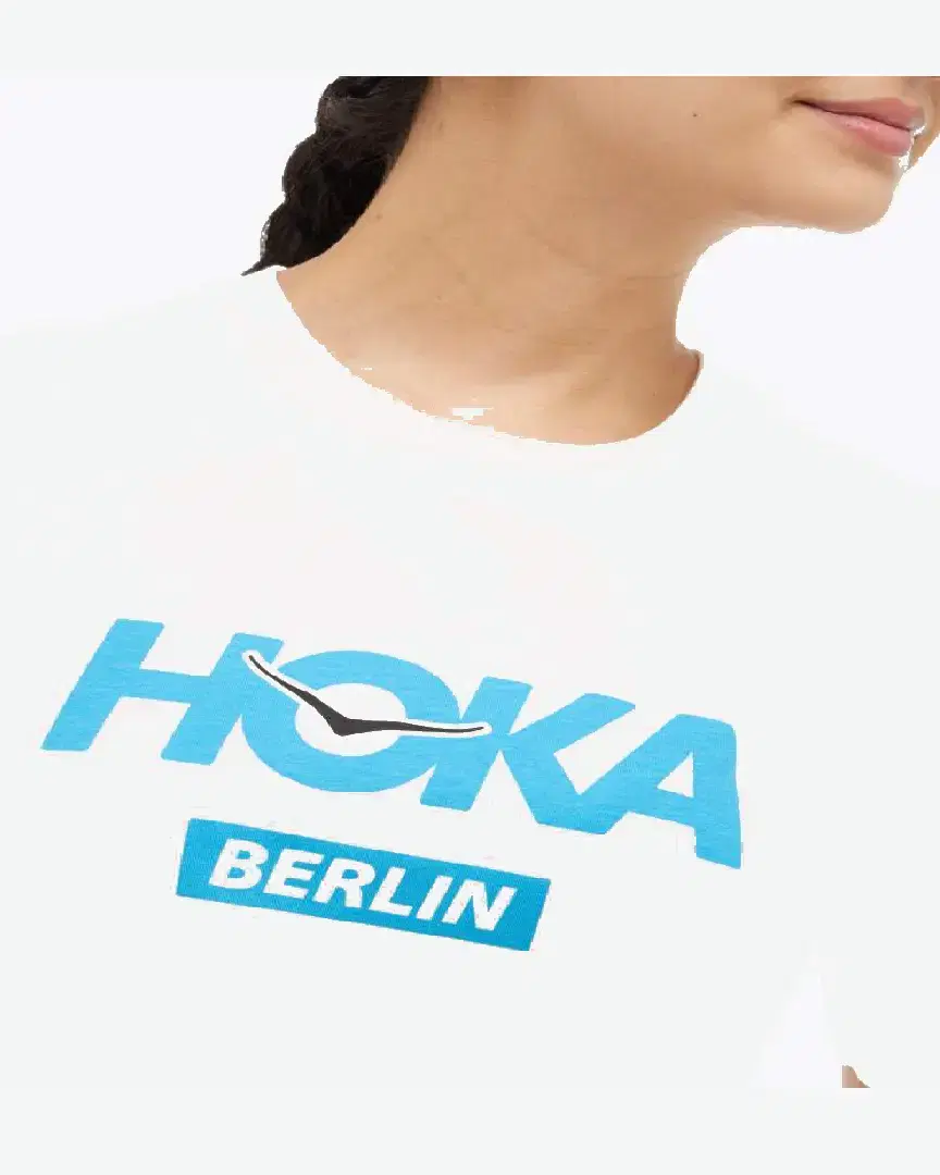 Hoka T-Shirt Berlin City W - 1178932-WHT (4) au meilleur prix !