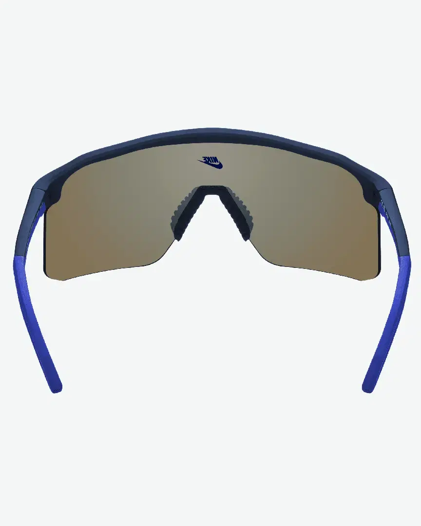 Lunettes De Soleil Effet Miroir Nike Expedition Shield - IB6562-492 (3) au meilleur prix !