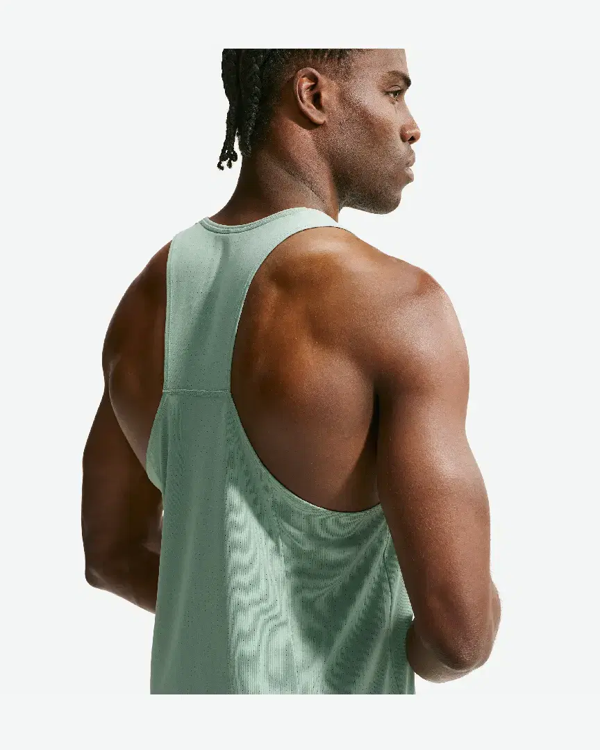 Débardeur Nike Dri-Fit Fast M - FN4229-006 (1) au meilleur prix !