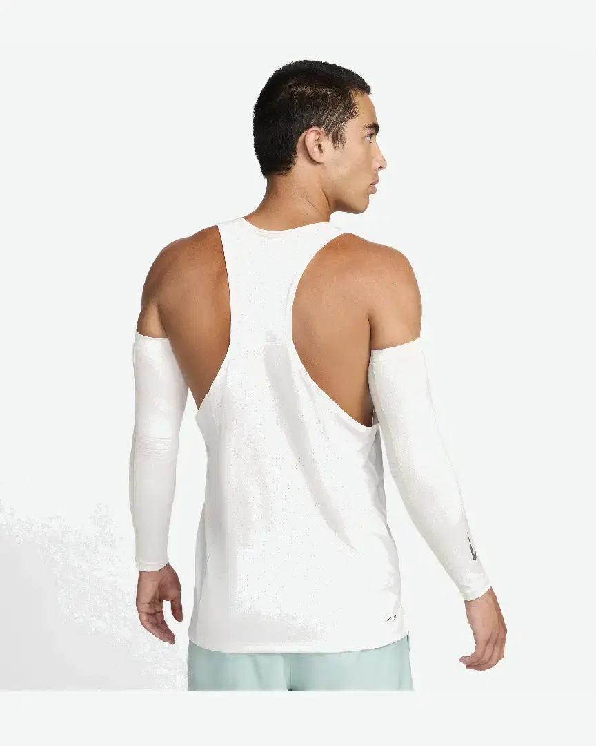 Manchons De Compression À Action Ciblée Nike - HF9389-123 (1) au meilleur prix !