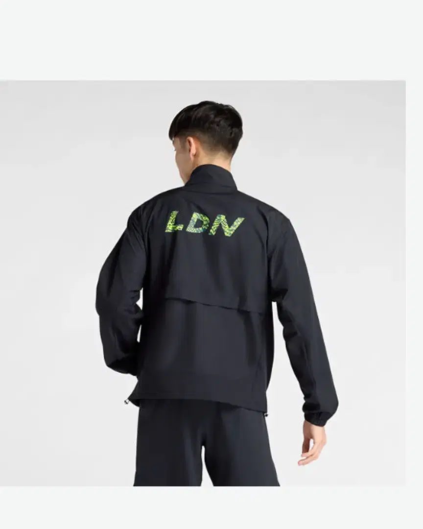 New Balance London Edition Fast Days Run Jacket M - MJ61F1Y5BK (3) au meilleur prix !