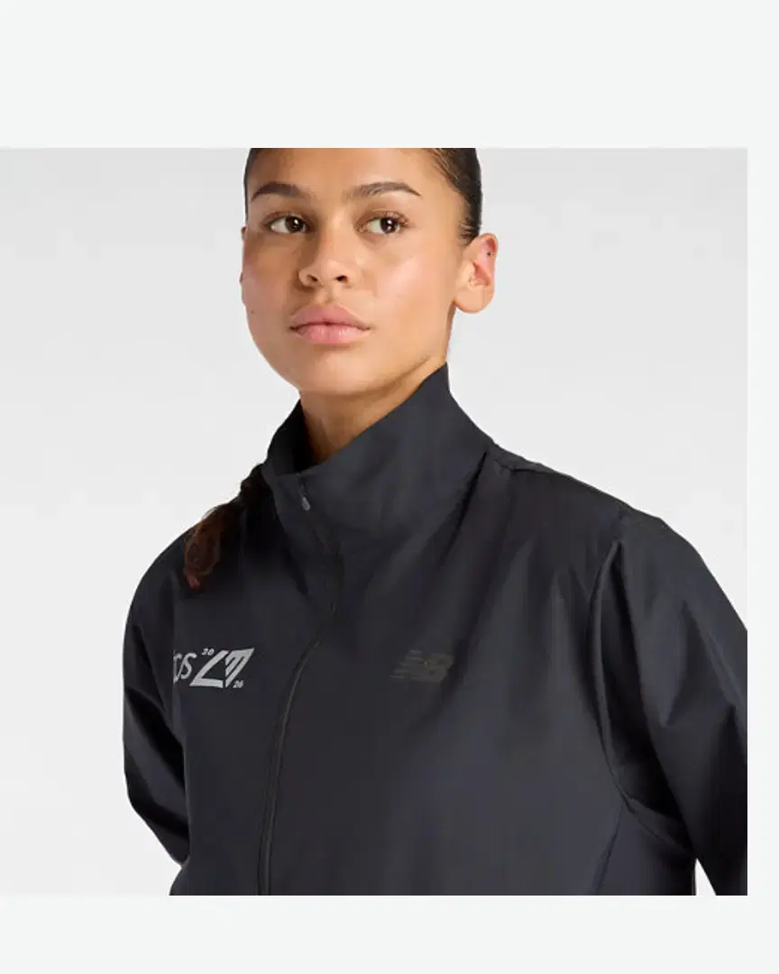 New Balance London Edition Fast Days Run Jacket W - WJ61Y12HBK (2) au meilleur prix !