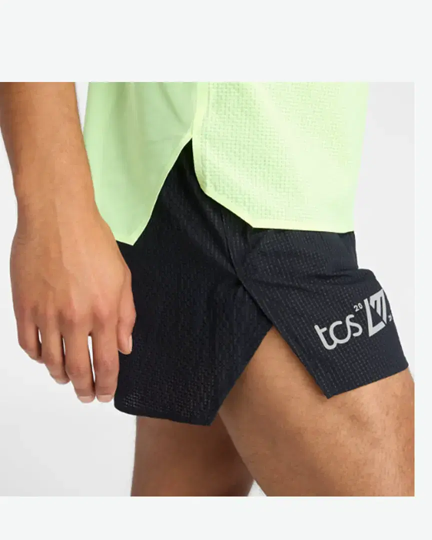 New Balance London Edition Race Day Ultra Light Singlet M - MT61V88RAFG (2) au meilleur prix !