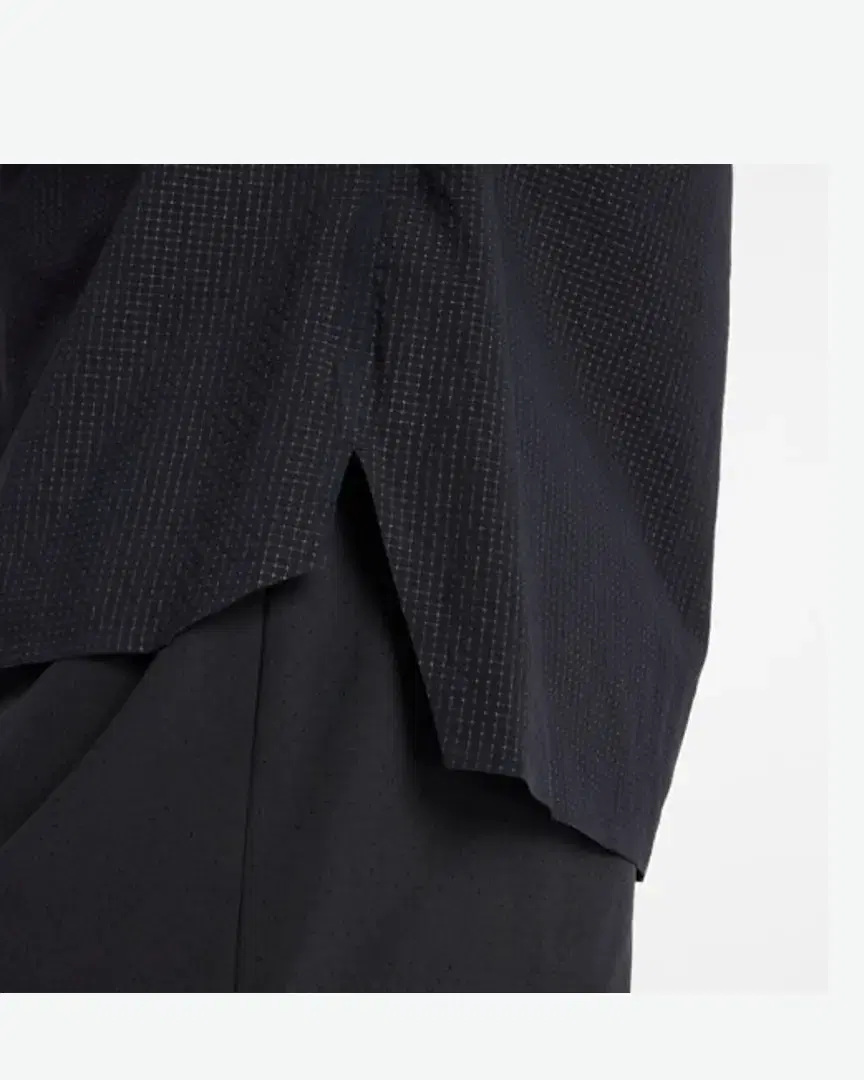 New Balance Race Day Ultra Light T-Shirt M - MT51208BK (4) au meilleur prix !