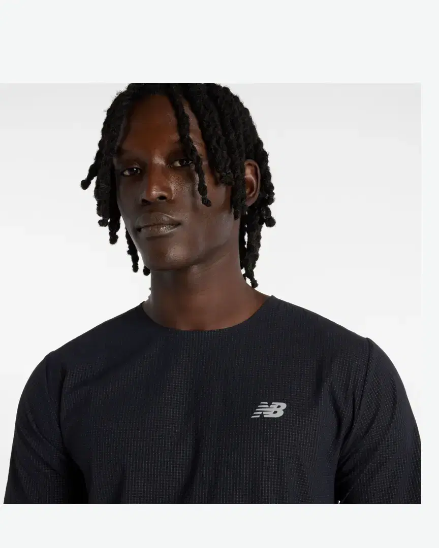 New Balance Race Day Ultra Light T-Shirt M - MT51208BK (5) au meilleur prix !