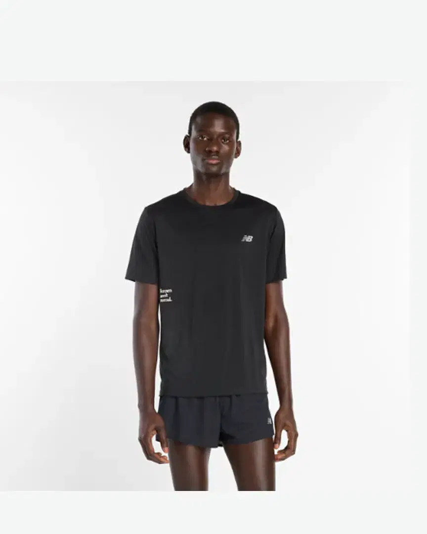 New Balance Rc Essential Graphic T-Shirt M - MT53216BK (0) au meilleur prix !