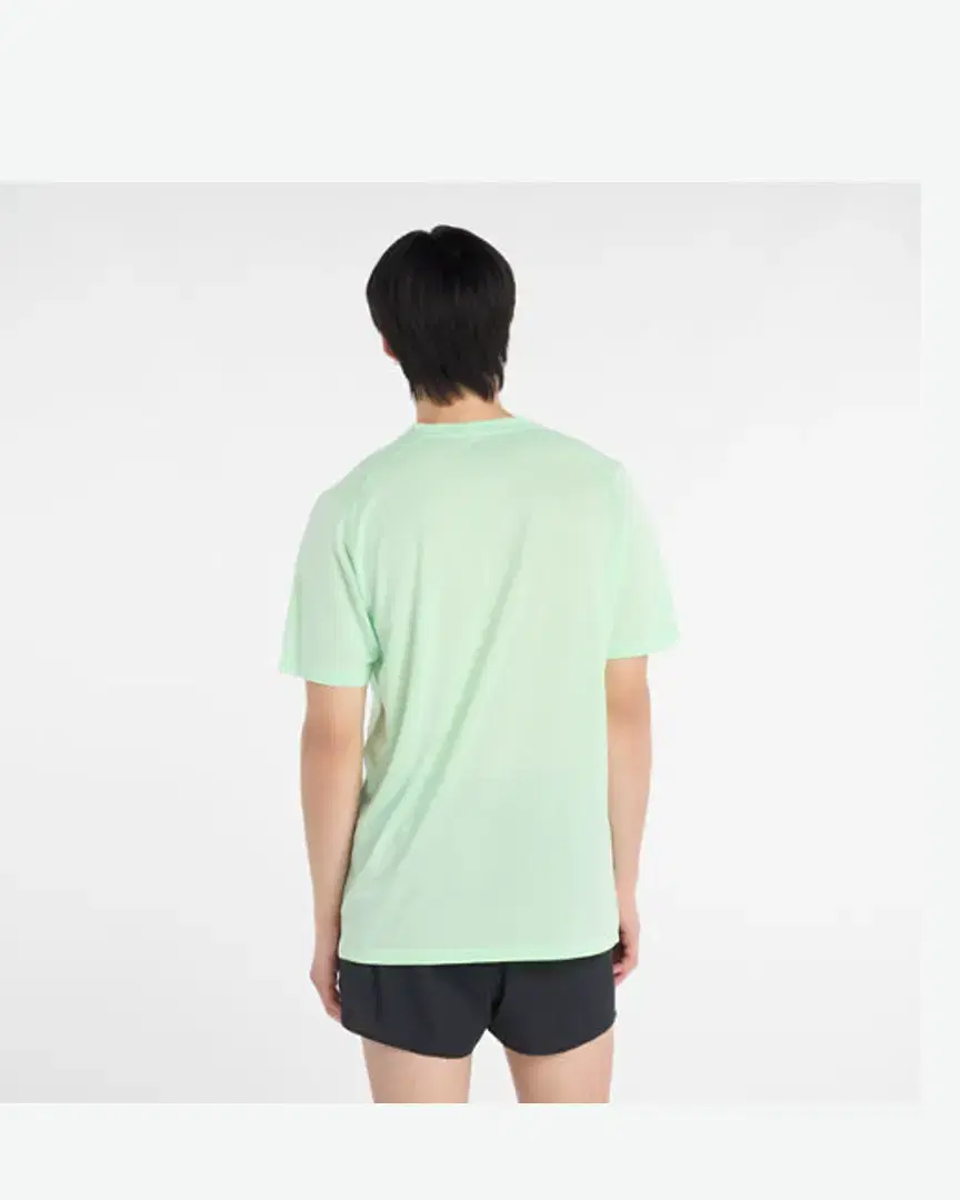 New Balance Rc Essential Graphic T-Shirt M - MT53216LBN (2) au meilleur prix !