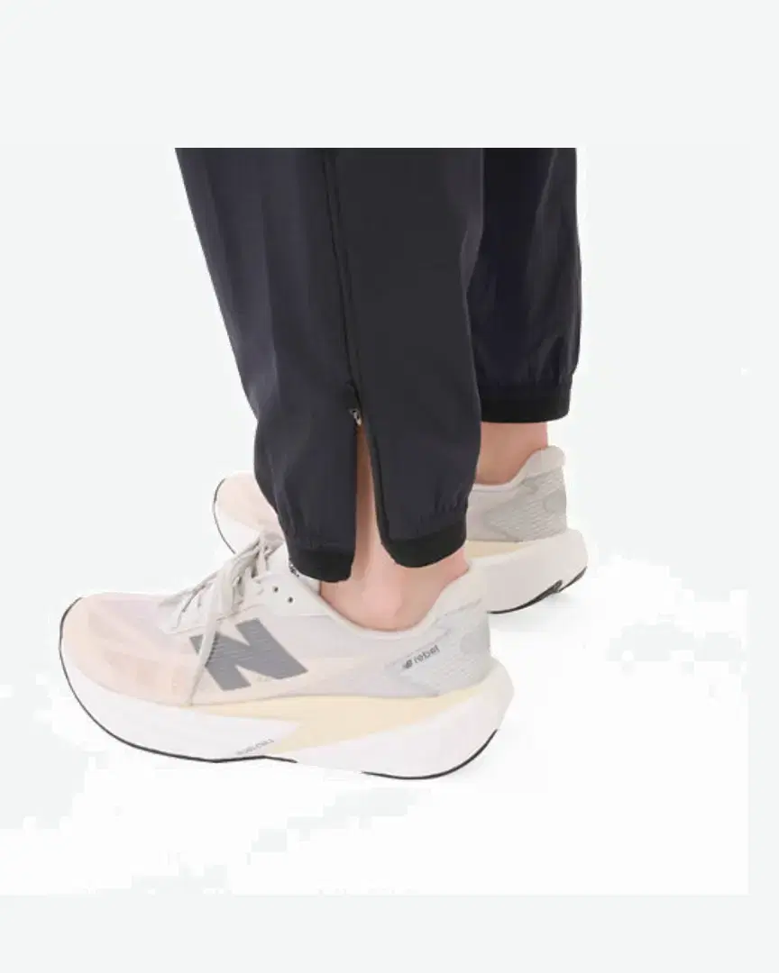 New Balance Rc Essential Jogger W - WB618578BK (4) au meilleur prix !