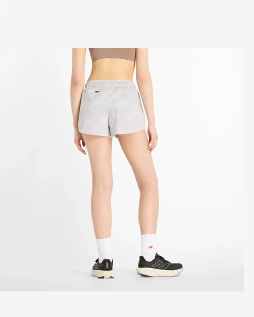 New Balance Rc Printed Short 3" W - WS41201GYM (4) au meilleur prix !