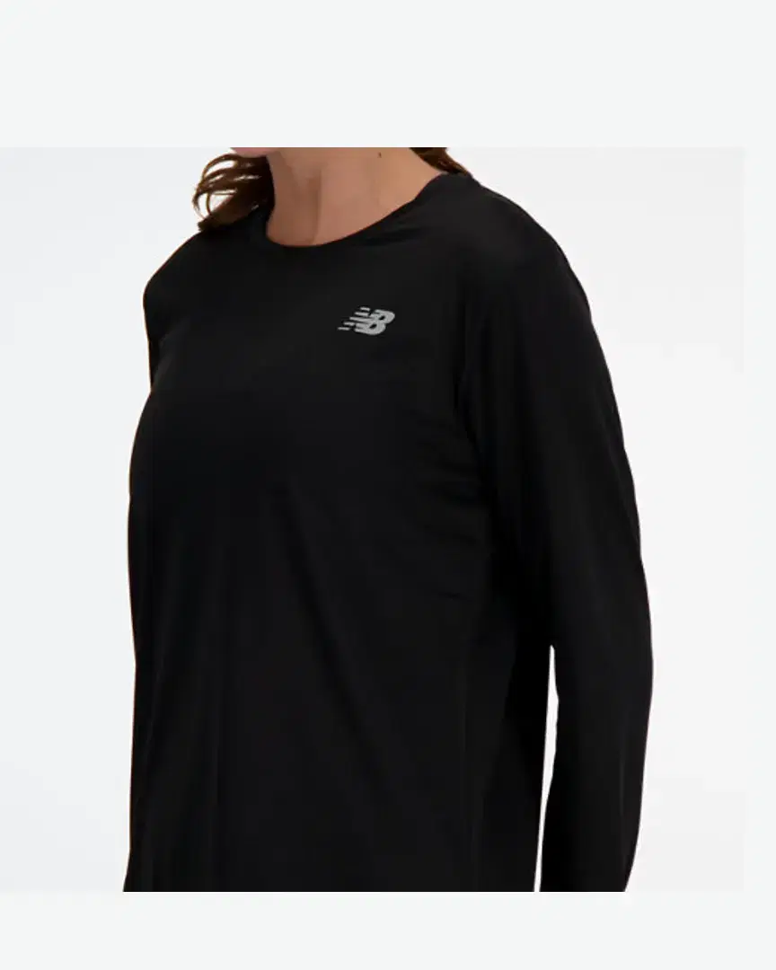 New Balance Sport Essential Long Sleeve W - WT41225BK (1) au meilleur prix !