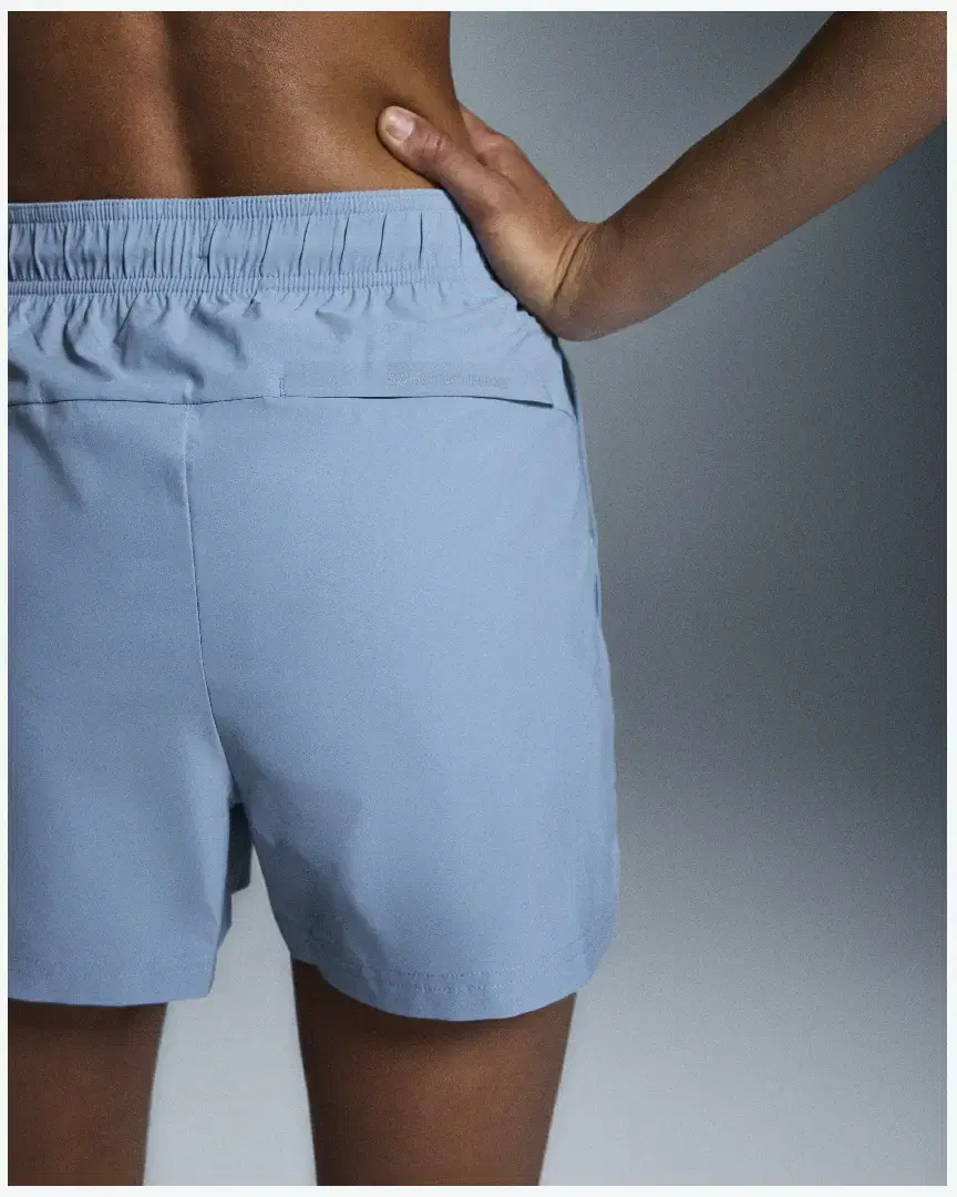 On Running 3Cm Core Shorts W - 1WF10150732 (4) au meilleur prix !