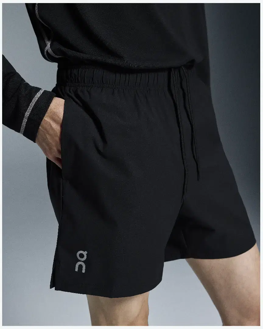 On Running 5Cm Core Shorts M - 1MF10120553 (3) au meilleur prix !
