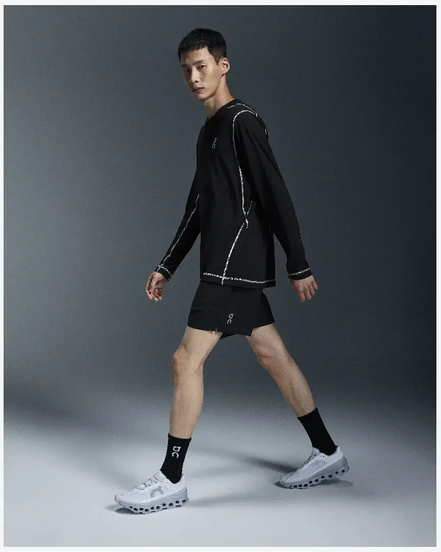 On Running 5Cm Core Shorts M - 1MF10120553 (4) au meilleur prix !