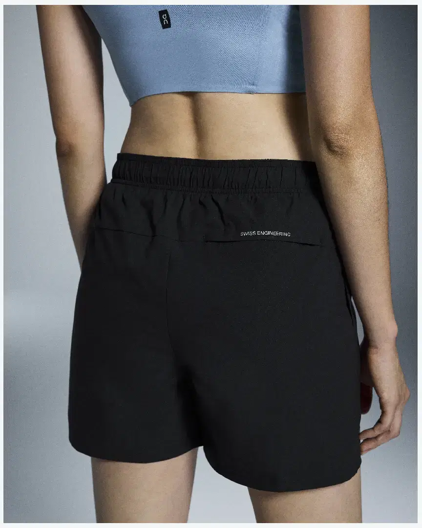 On Running 5Cm Core Shorts W - 1WF11050553 (4) au meilleur prix !