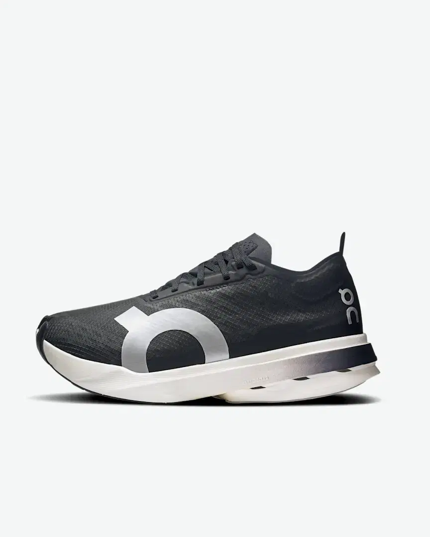 On Cloudboom Strike W - Women (29) au meilleur prix !