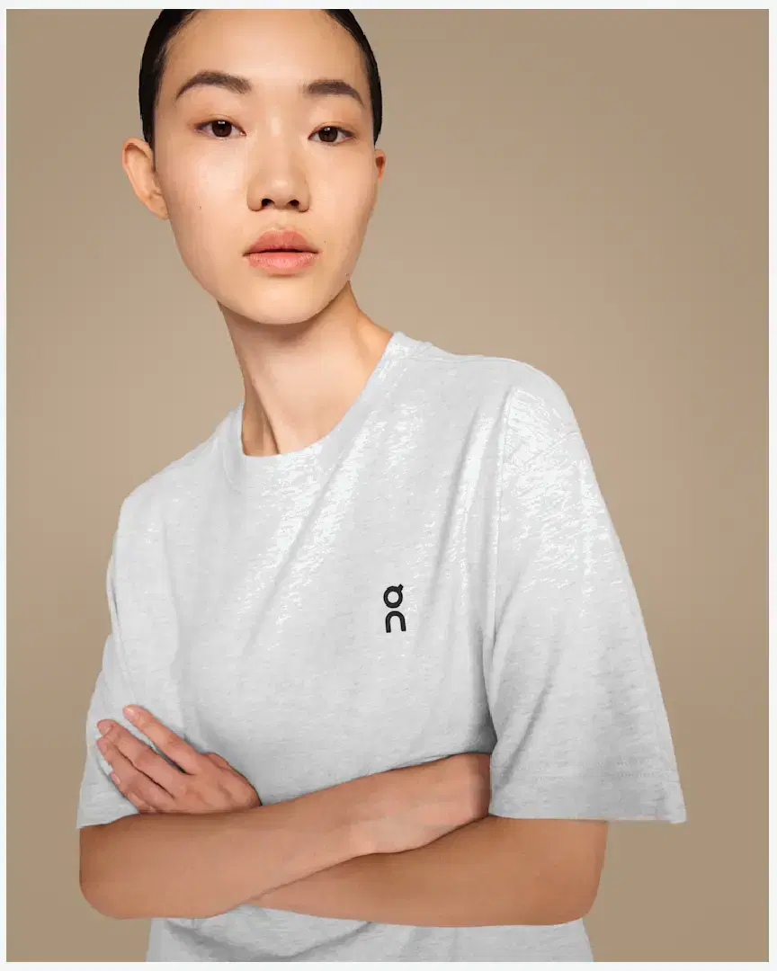 On Running Club T W - 1WE10061756 (3) au meilleur prix !