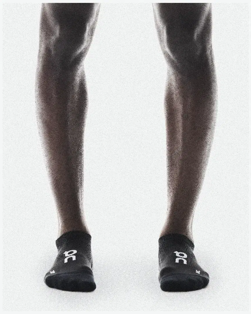 On Running Core Run Sock Low 2P - 2UF10080553 (0) au meilleur prix !