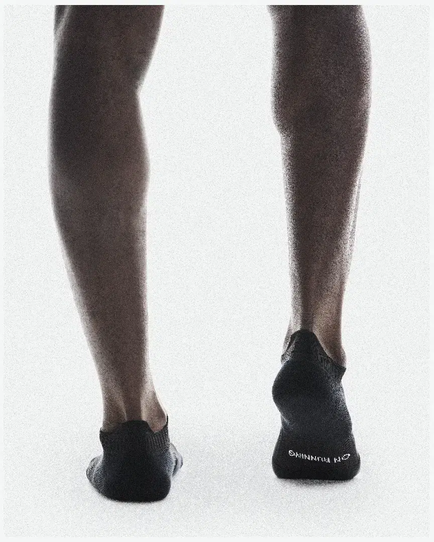 On Running Core Run Sock Low 2P - 2UF10080553 (2) au meilleur prix !