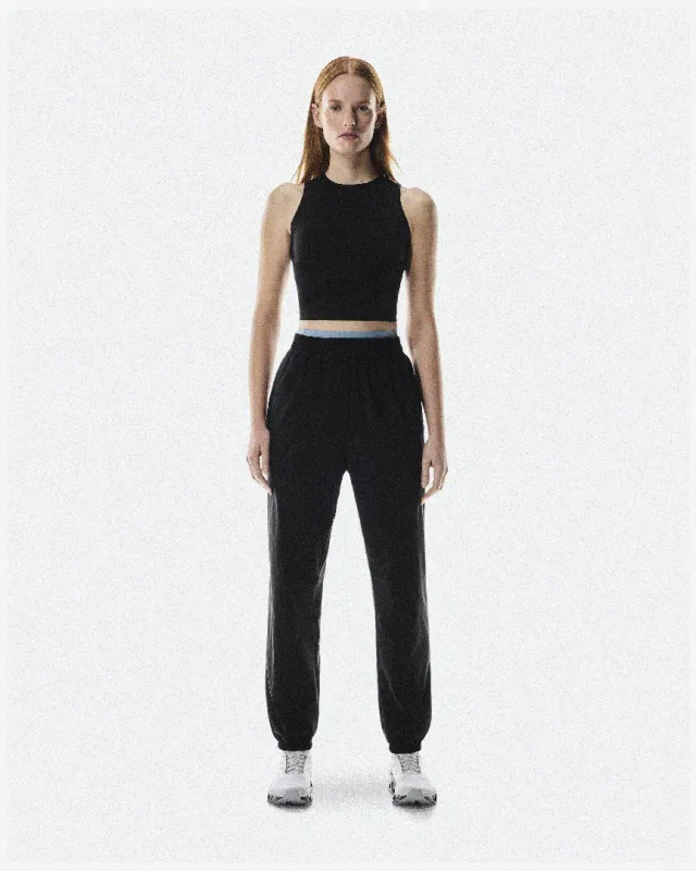 On Running Studio Crop W