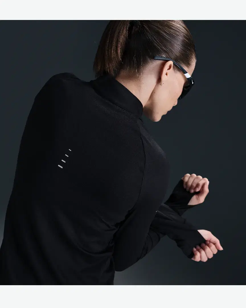 Pull 1/4 Zip Anti-Uv Dri-Fit Nike Swift W - HQ0499-010 (1) au meilleur prix !