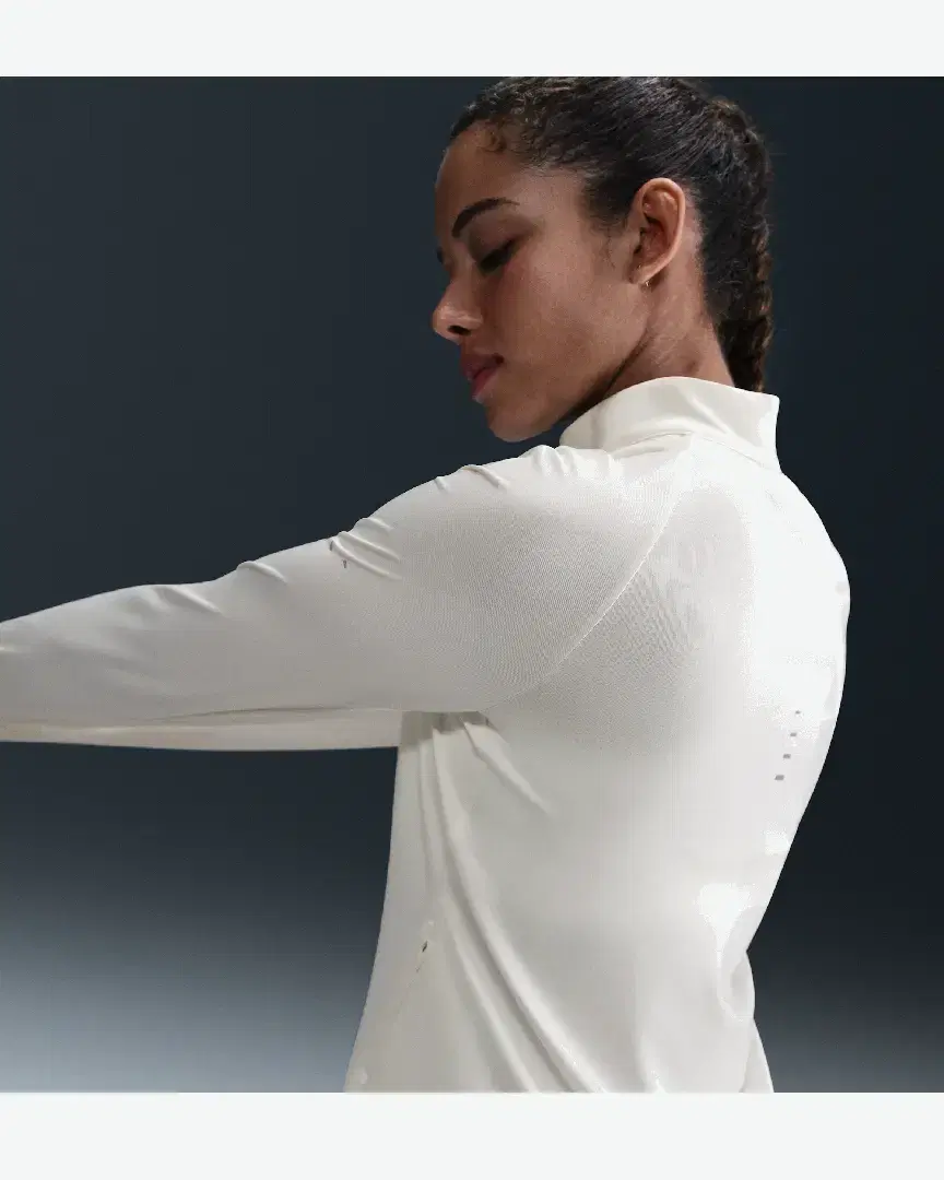 Pull 1/4 Zip Anti-Uv Dri-Fit Nike Swift W - HQ0499-133 (1) au meilleur prix !