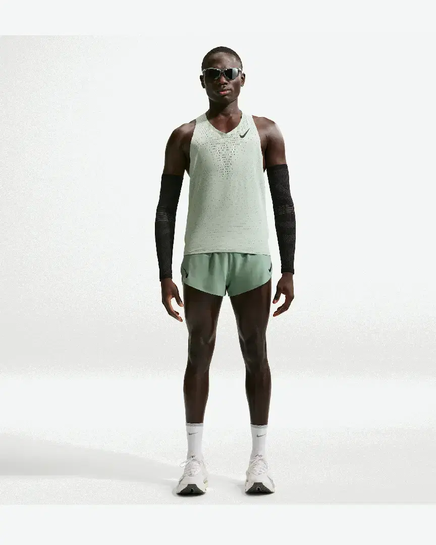 Short Avec Sous-Short Intégré 5 Cm Dri-Fit Adv Nike Aeroswift M - FN3349-006 (0) au meilleur prix !