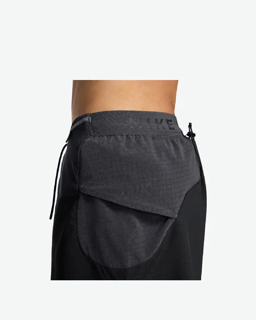 Shorts Nike Dri-Fit Men S 5" Brief-Lined Trail Shorts M - HJ3572-010 (2) au meilleur prix !