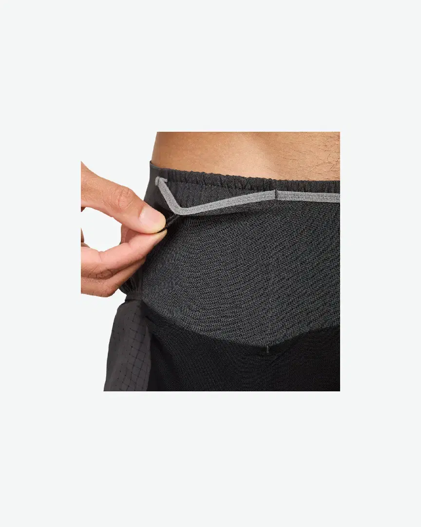 Shorts Nike Dri-Fit Men S 5" Brief-Lined Trail Shorts M - HJ3572-010 (3) au meilleur prix !