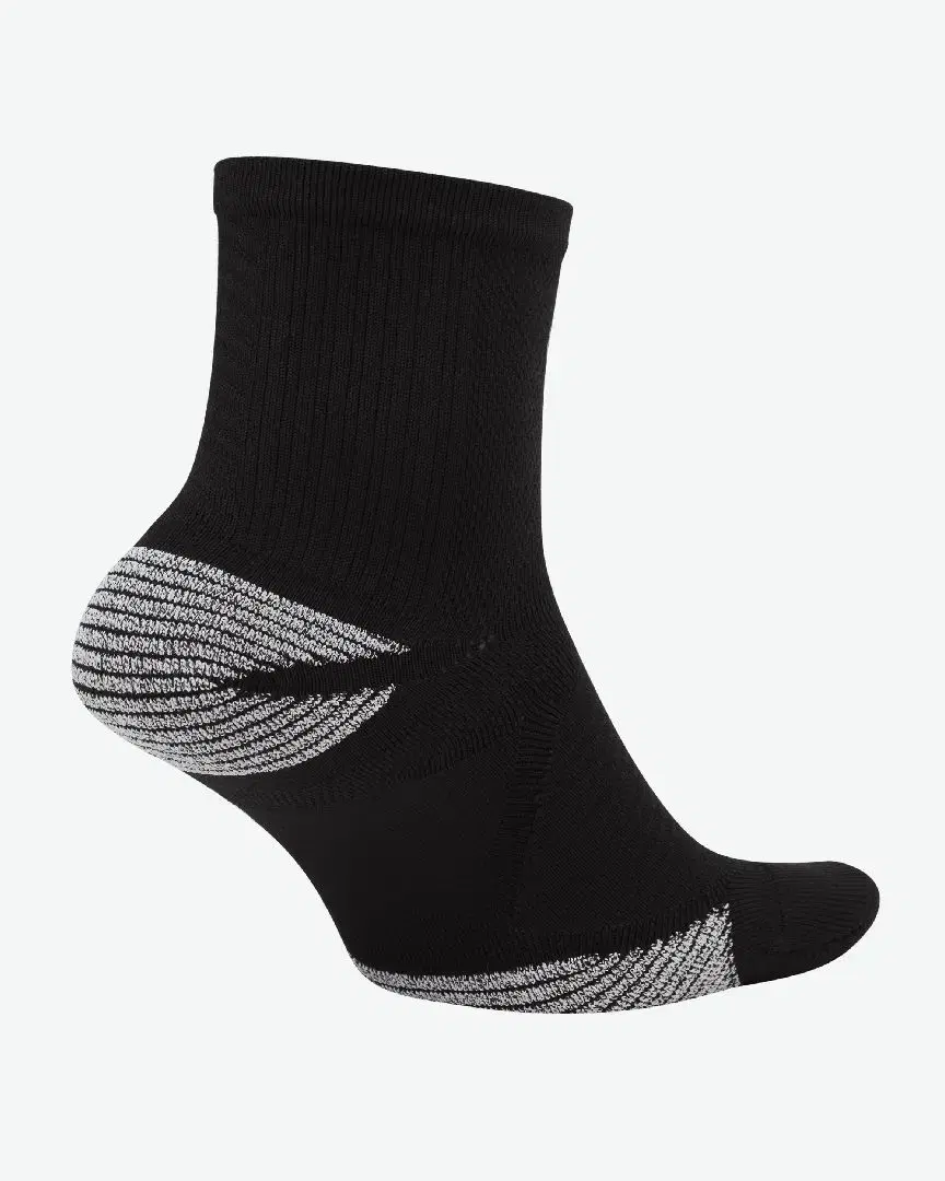 Socquettes Nike Racing - SK0122-010 (1) au meilleur prix !