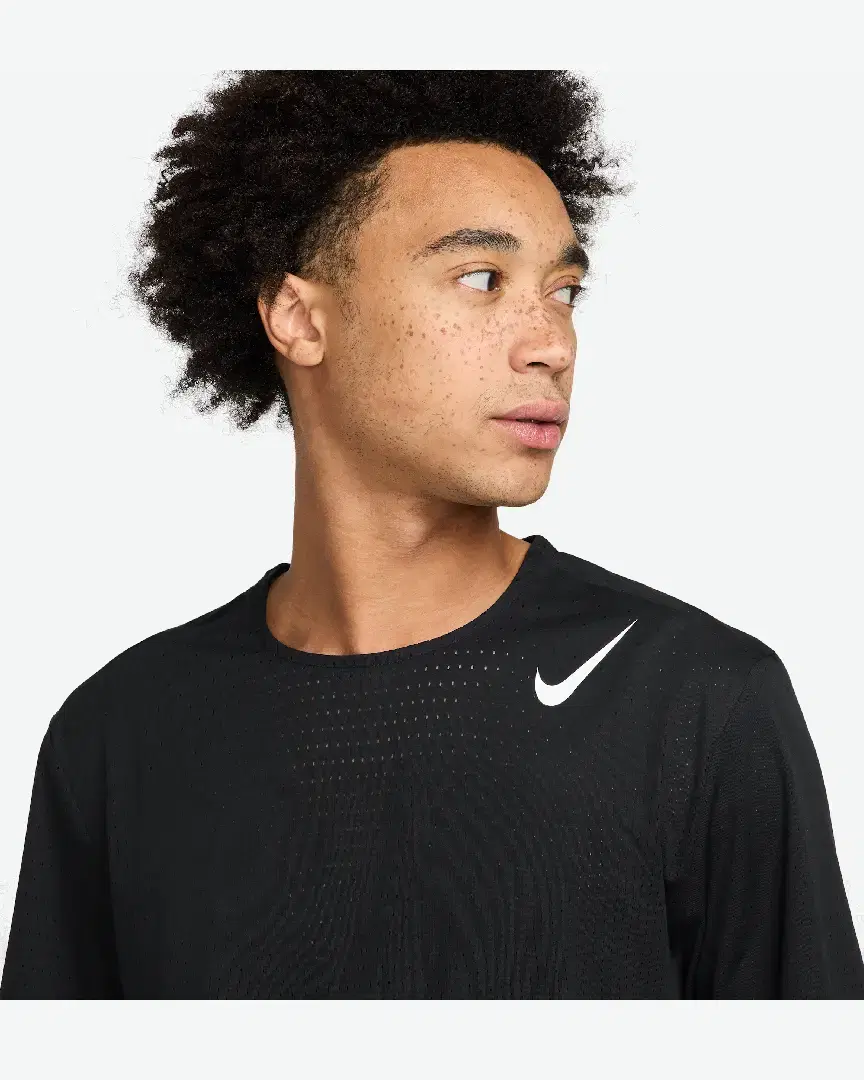 Tee-Shirt À Manches Courtes Dri-Fit Adv Nike Aeroswift M - HJ3377-010 (2) au meilleur prix !