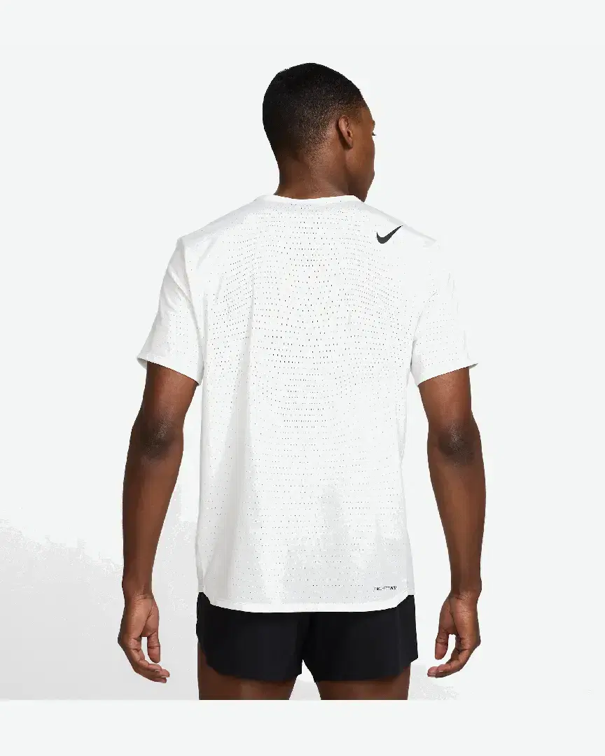 Tee-Shirt Nike Aeroswift M - HJ3377-121 (1) au meilleur prix !