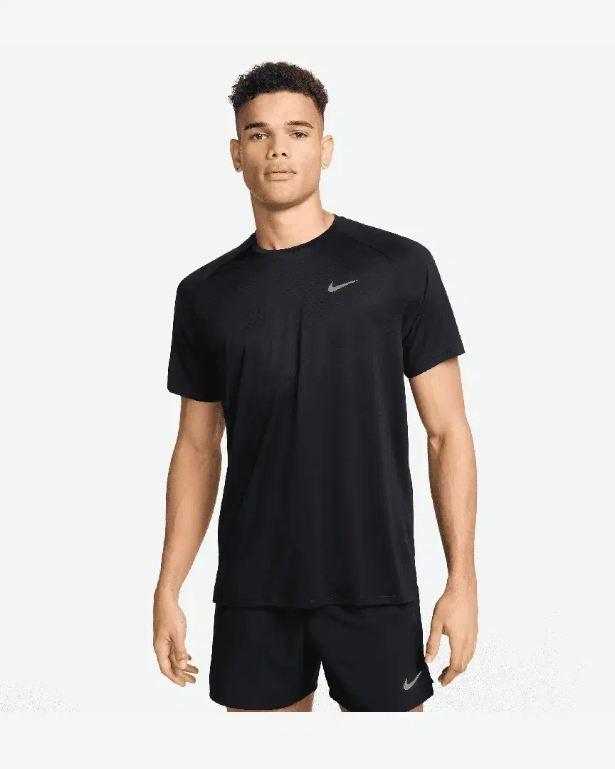 Tee-Shirt Nike Stride Berlin Marathon M - HV5203-010 (0) au meilleur prix !