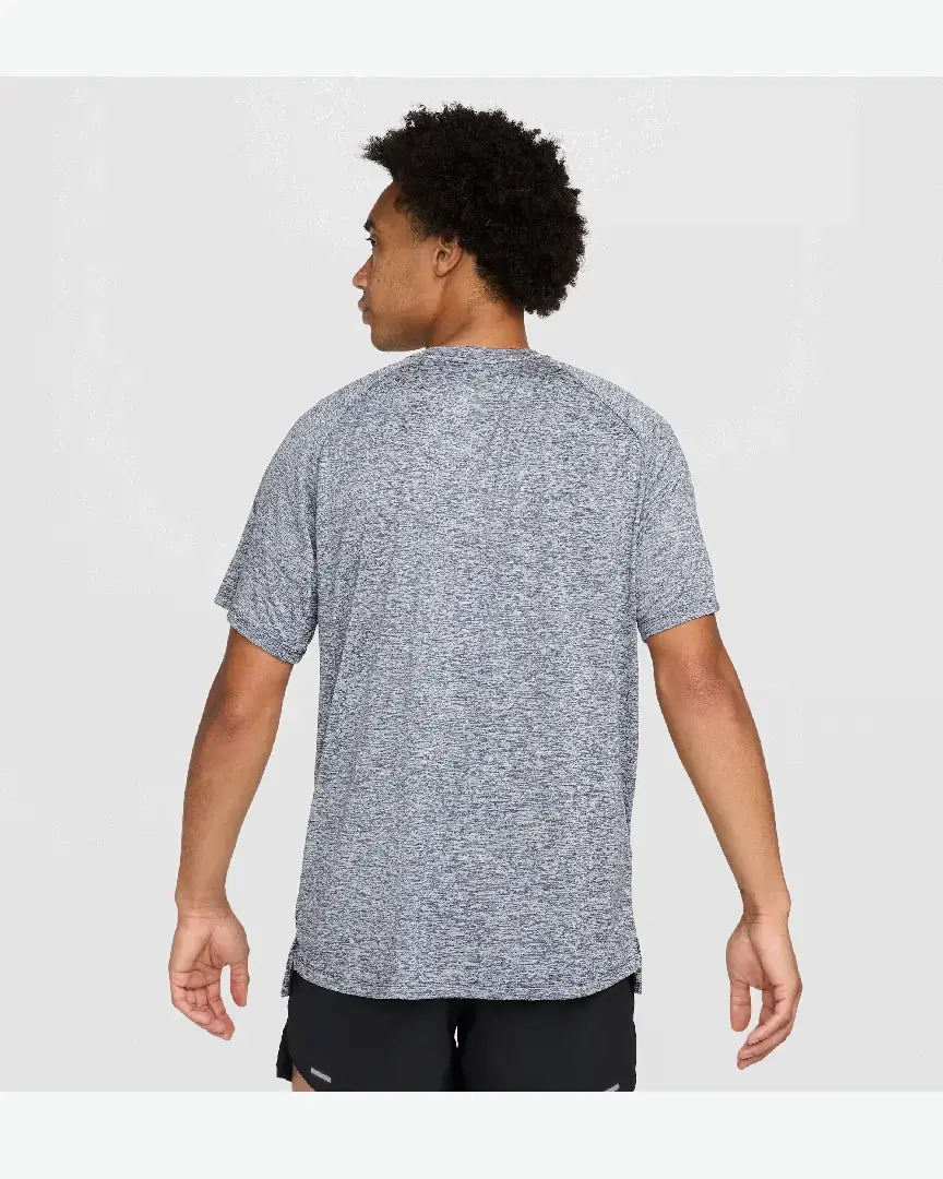 Tee-Shirt Nike Stride Berlin Marathon M - HV5203-437 (1) au meilleur prix !