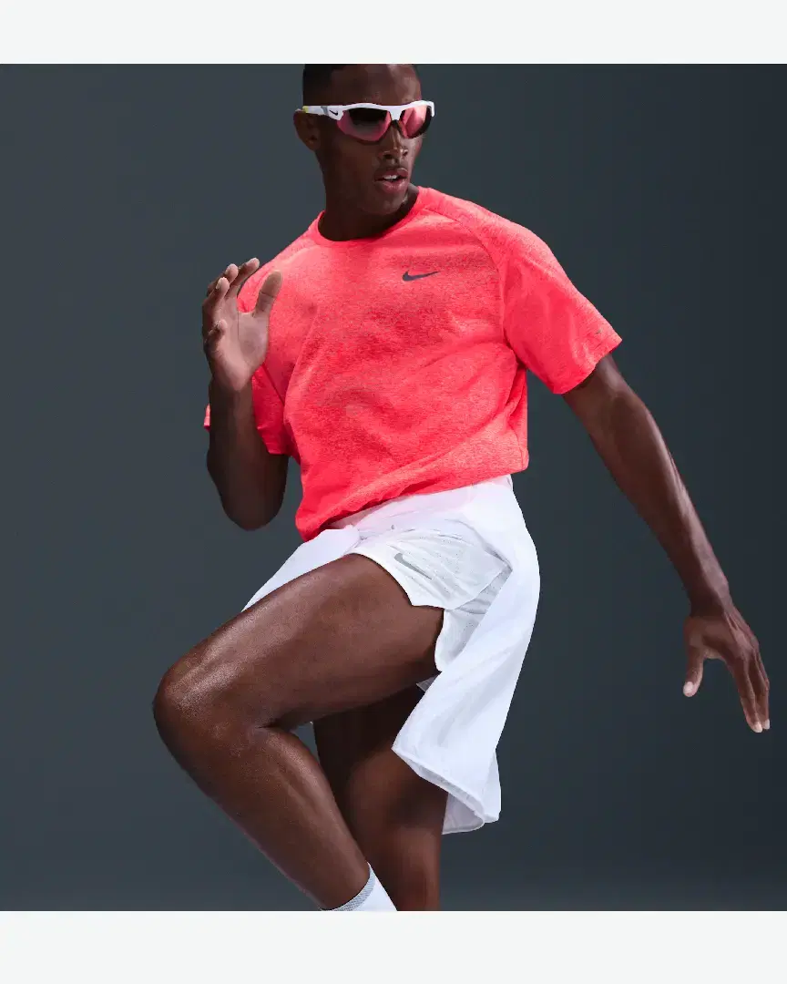 Tee-Shirt Nike Stride Berlin Marathon M - HV5203-635 (2) au meilleur prix !