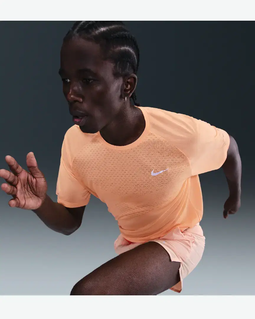 Tee-Shirt Nike Stride Berlin Marathon M - HV5203-734 (2) au meilleur prix !