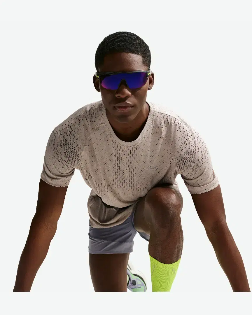 Tee-Shirt À Manches Courtes Et Motifs Réfléchissants Dri-Fit Adv Nike Stride M - IF2088-236 (2) au meilleur prix !