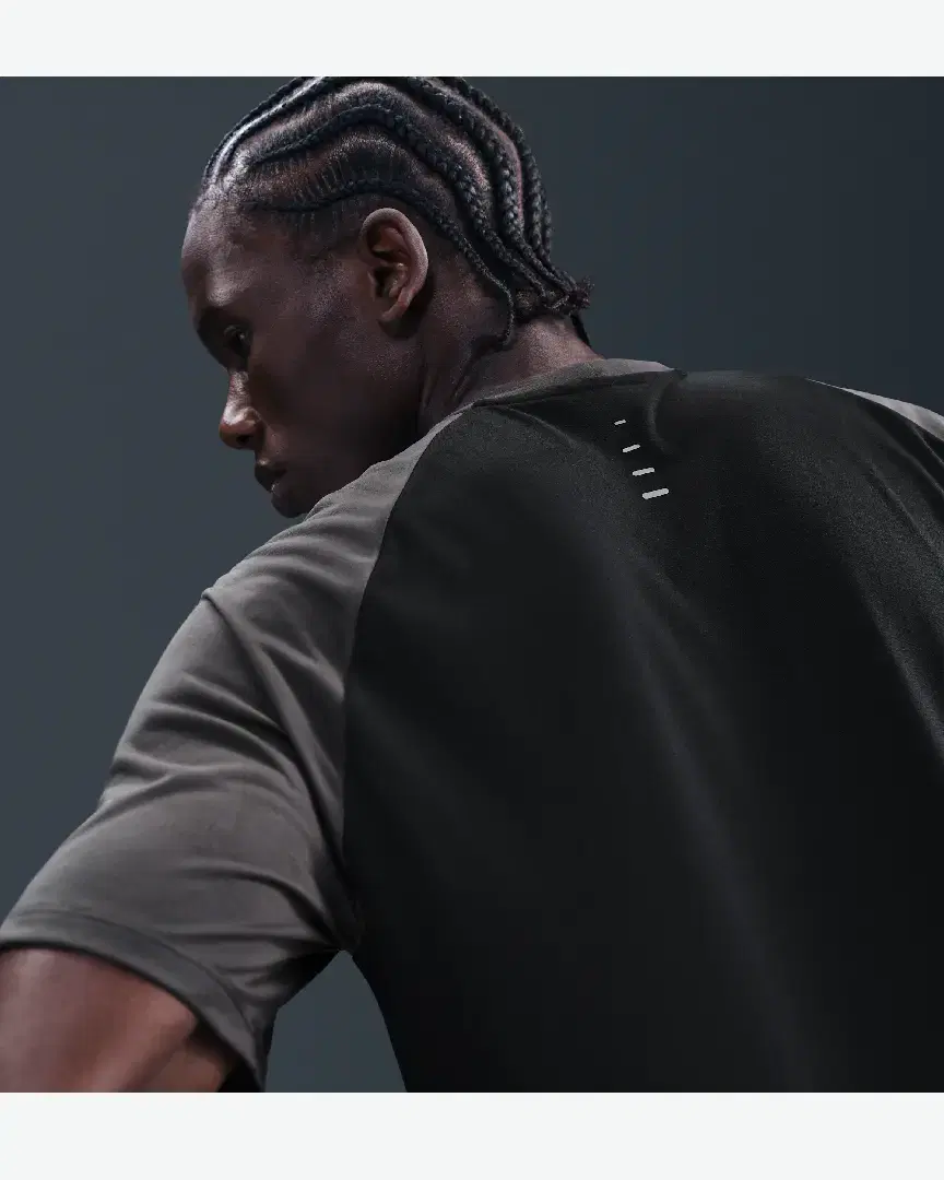 Tee-Shirt Nike Stride Berlin Marathon M - IH4069-010 (1) au meilleur prix !